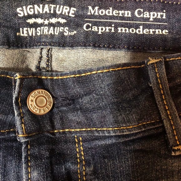 EUC Women’s Levi’s Modern Capri - Picture 3 of 5